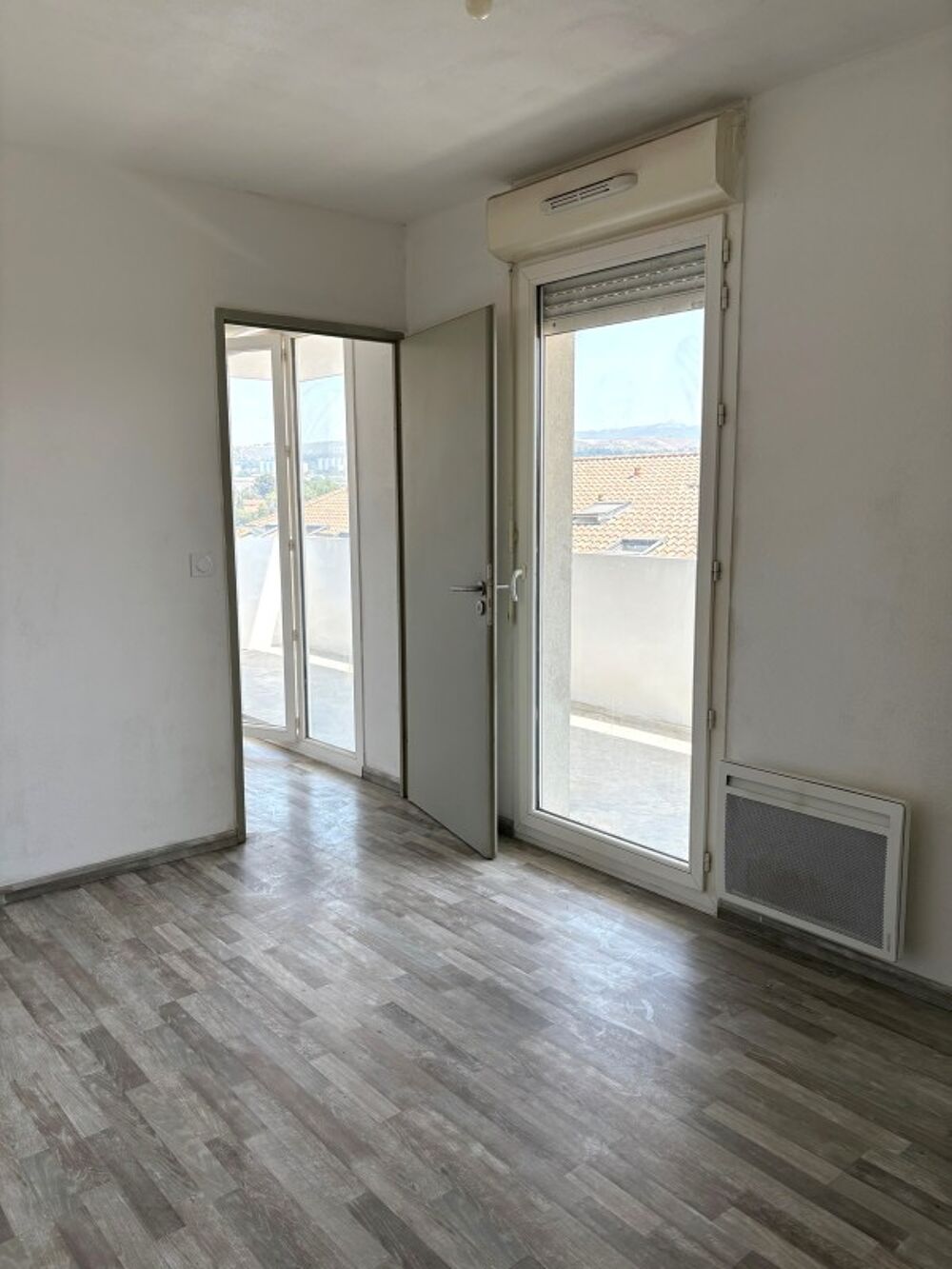 Location Appartement T2 avec parking et balcon à MARSEILLE Marseille 15