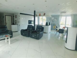  Maison à vendre 8 pièces 238 m²
