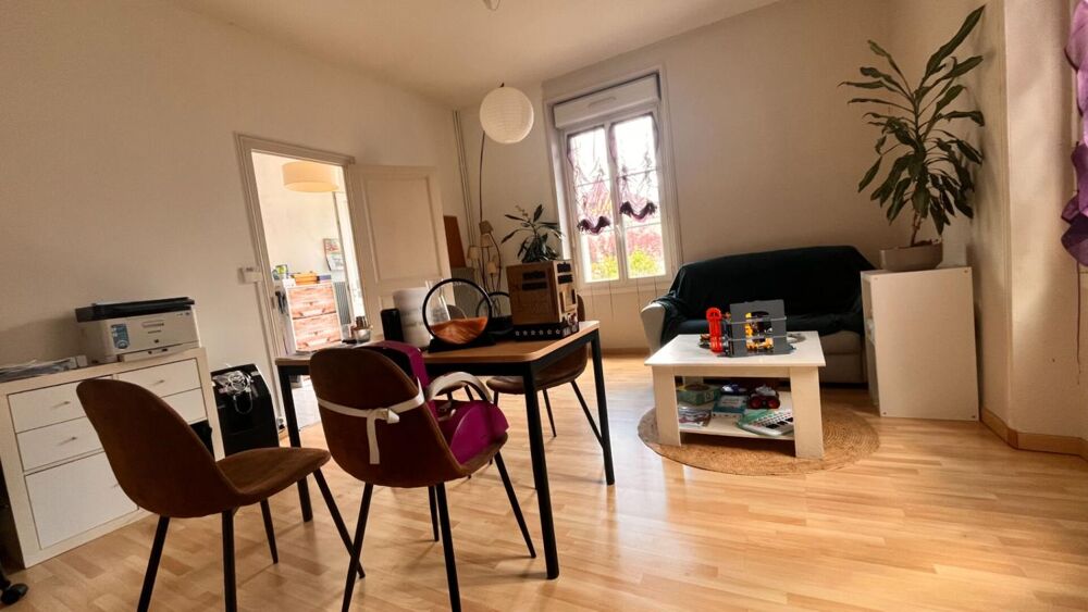 Maison Montval Sur Loir 4 pièce(s) 102 m2 - 3 chambres - centre ville