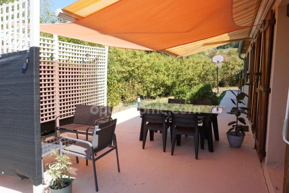Vente Maison Maison à vendre avec 4 chambres et garage double Rioz