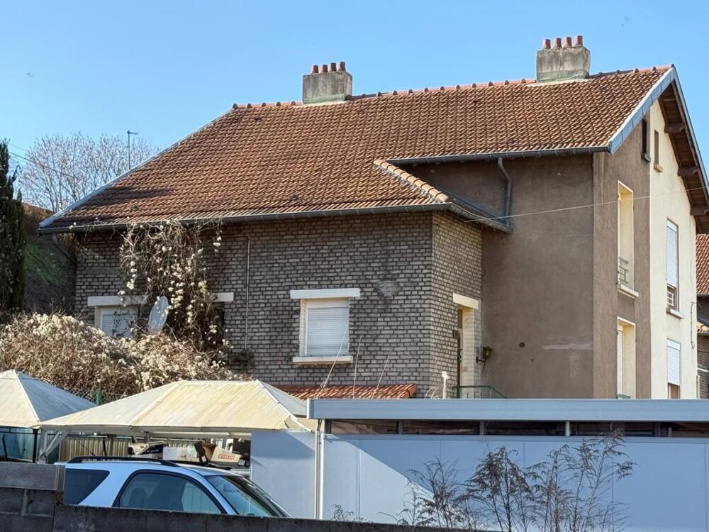 SUCCESSION VACANTE ! Maison mitoyenne 4 pièces 3 chambres 83 m2 JOEUF, offrant un fort potentiel de rénovation