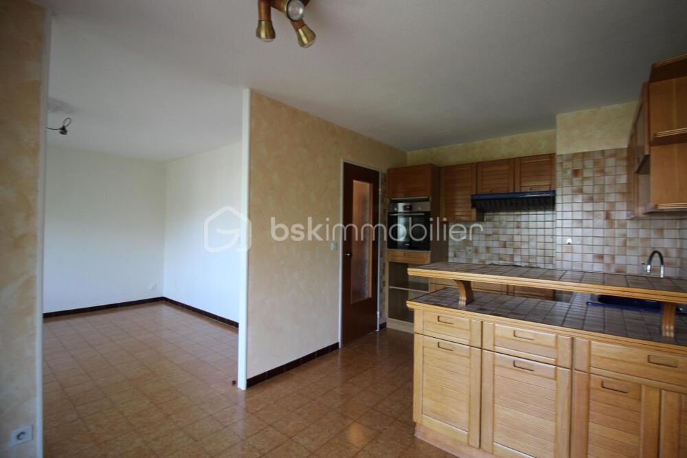 ? À LOUER  Appartement T2 avec balcon et vue montagnes