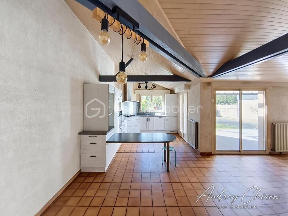 ? TRÉLAZÉ  MAISON 3 CHAMBRES  VIE DE PLAIN-PIED  TERRAIN 2 450 M²  DÉPENDANCES