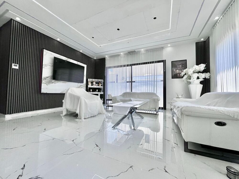 Magnifique maison de plain-pied de 102 m² de style contemporaine sur un terrain 3 faces de 299 m²