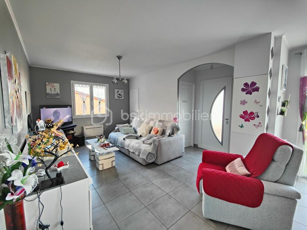 MONTREDON DES CORBIÈRES  Maison de PLAIN PIED de 90 m² sur 580m² de parcelle avec très belle vue  4 faces - GRANDE PIÈCE A VI