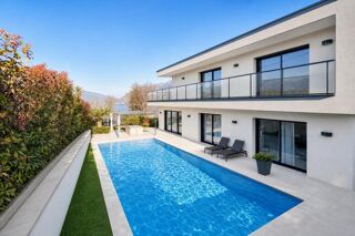  Maison à vendre 9 pièces 215 m²