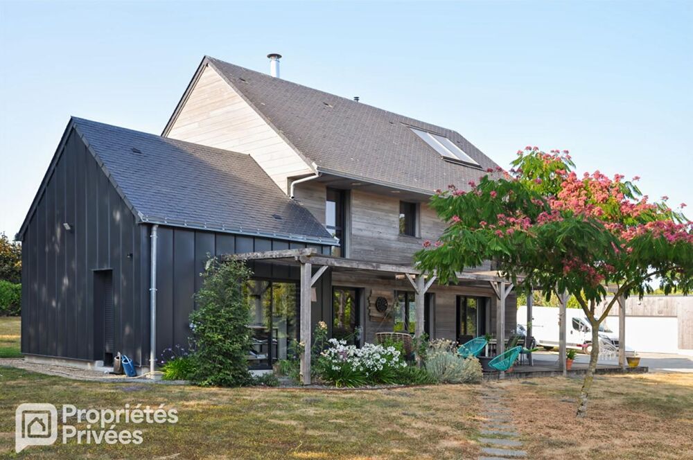 Maison Ahuille 5 pièce(s) 162 m2