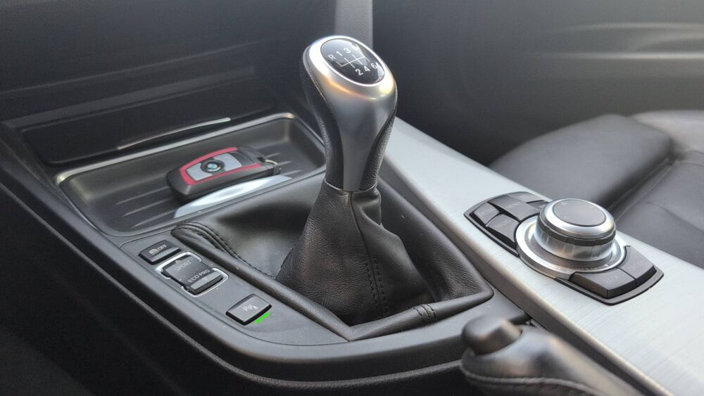 S&eacute;rie 3 (F30) 318d 143 xDrive Sport 2015 occasion 69570 Dardilly