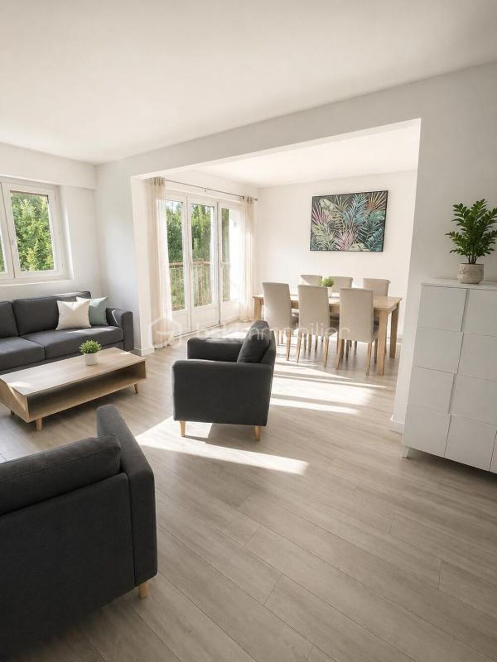 Très bel appartement lumineux avec balcon et vue dégagée - proche écoles et transport - Résidence avec piscine & tennis