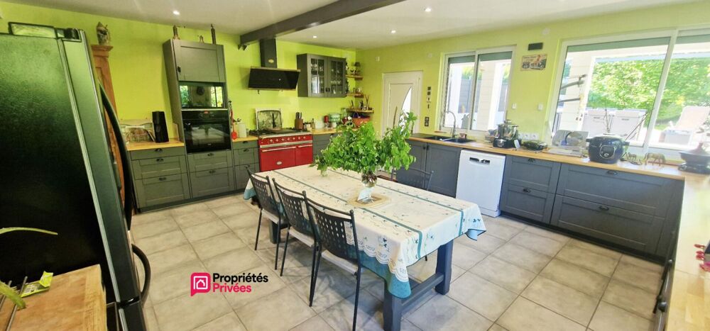 Très belle maison rénovée de 133 m² - 5 pièces - terrasses - dépendances - grange et jardin arboré