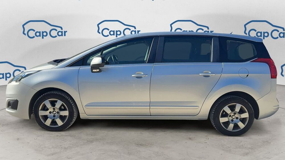 5008 1.6 HDi 115 Active 7pl - 7 places Entretien constructeur 2014 occasion 16000 Angouleme