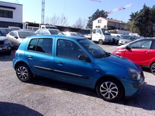 Clio II 1,5 DCI DYNAMIQUE 80CV 2004 occasion 13510 &Eacute;guilles