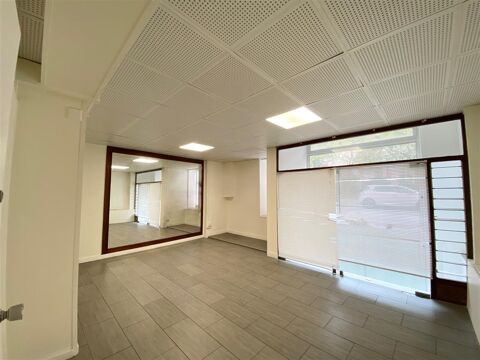 Au métro Porte de Champerret, bureaux en RDC en bon état 3219 75017 Paris