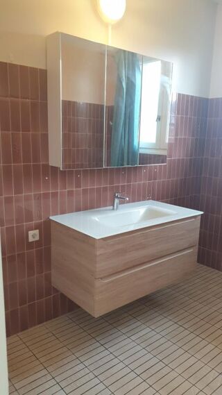  Appartement à louer 4 pièces 87 m²