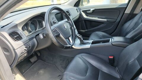 V60 2.0 D3 150 Geartronic 8 Momentum Business 2017 occasion 69008 Lyon