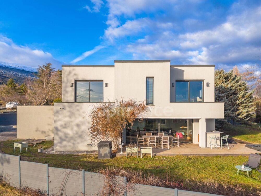 Vente Villa Maison à vendre 7 pièces CROZET (01) Crozet
