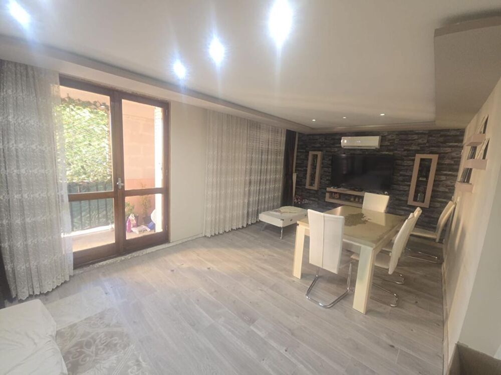 Vente Appartement Appartement  5 pièce(s) 89 m2 + 1 Garage Avignon