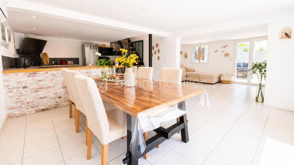 Vente Maison Le Castellet – Maison familiale T5 avec garage sur 200 m2 de terrain Le castellet
