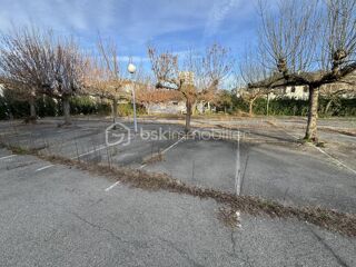  Immeuble à vendre 15 + pièces 1441 m²
