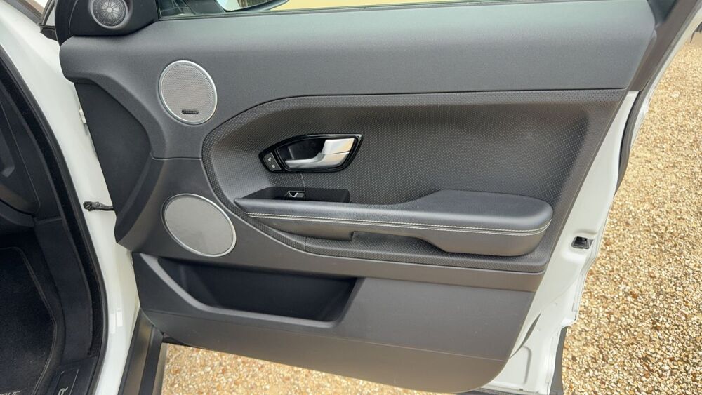 Range Rover Evoque 2.2 TD4 150 4WD BVA9 Dynamic - Automatique 2014 occasion 16000 Angouleme
