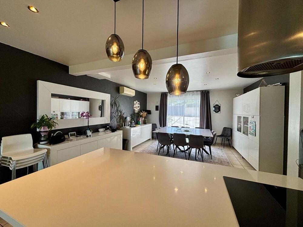 Maison familiale de 184 m² avec piscine ? 5 chambres - cadre privilégié à La Charité-sur-Loire