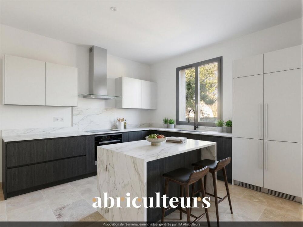Maison de village rénovée, toutes commodités à pied en vente à Lambesc (13410)