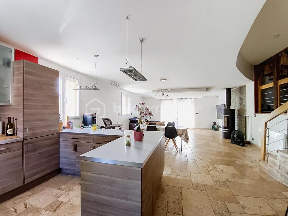 BELLE MAISON FAMILIALE