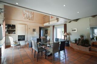  Maison � vendre 9 pi�ces 231 m�