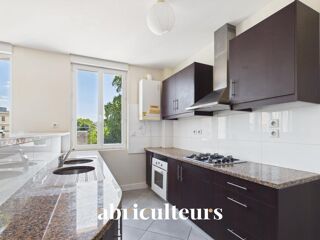 Vente Appartement Bordeaux Saint-Genès (33000) - T3 traversant de 73 m² au dernier étage, lumineux et sans vis-à-vis, tram B à 200 m Bordeaux
