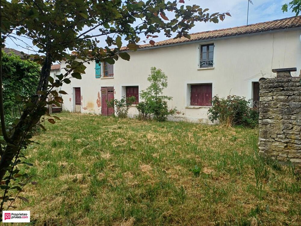 Magné - maison ancienne à rénover