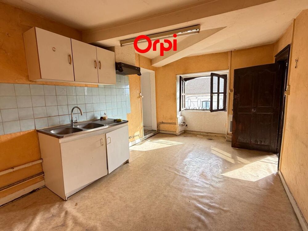 LE GRAND-LEMPS  CENTRE-VILLE  APPARTEMENT DANS LANCIEN CHÂTEAU