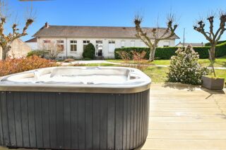 Vente Maison Maison d'habitation +deux appartements locatifs avec terrain de 2455 m2 Le creusot