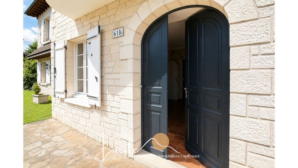 Propriété de caractère  Emplacement exceptionnel, beaux volumes et potentiel unique