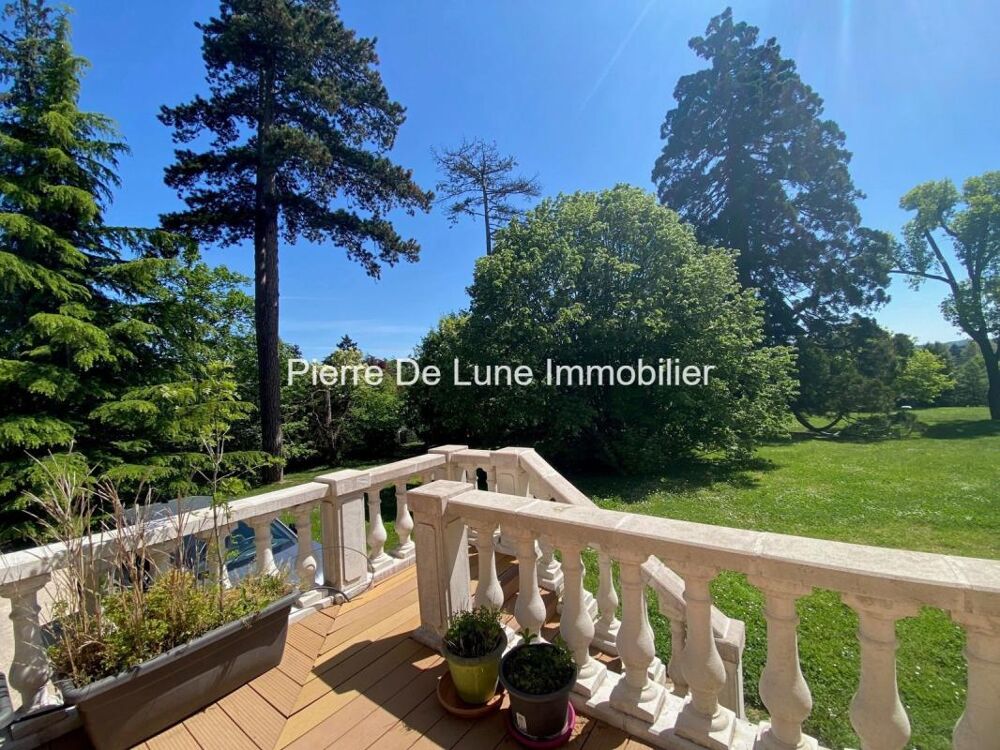Ouest Lyon, T4 avec terrasse en rez de jardin/parc dans Manoir