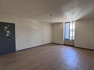  Appartement à louer 3 pièces 90 m²