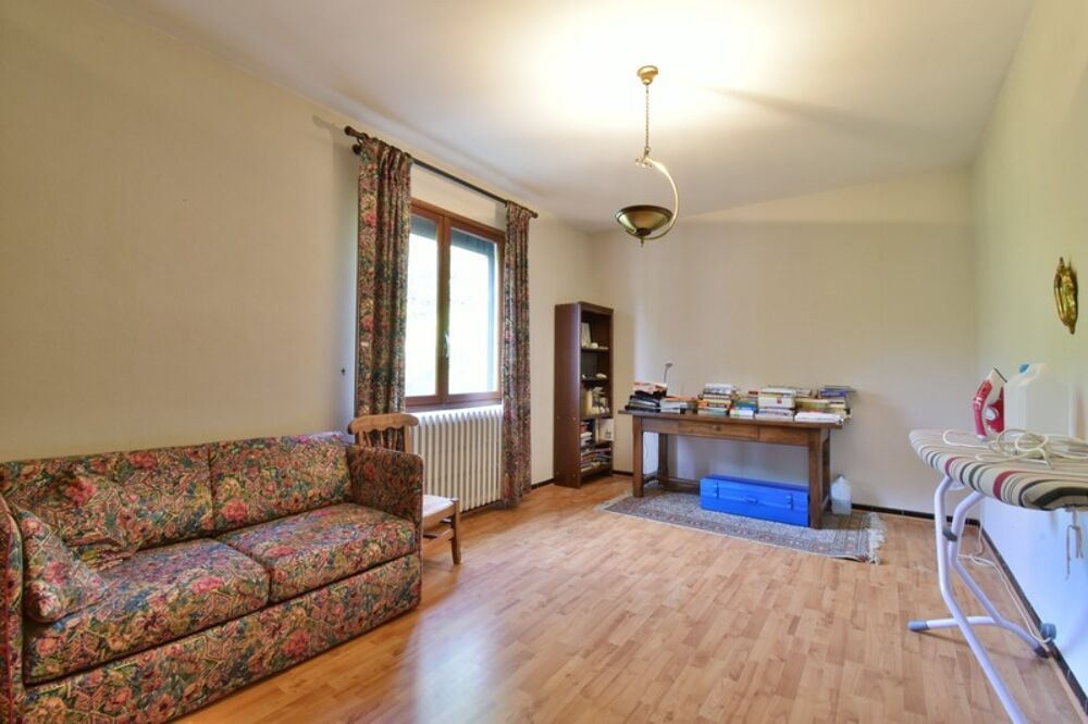 Vente Maison ? À VENDRE – Grande villa avec terrain boisé à Sisteron Sisteron