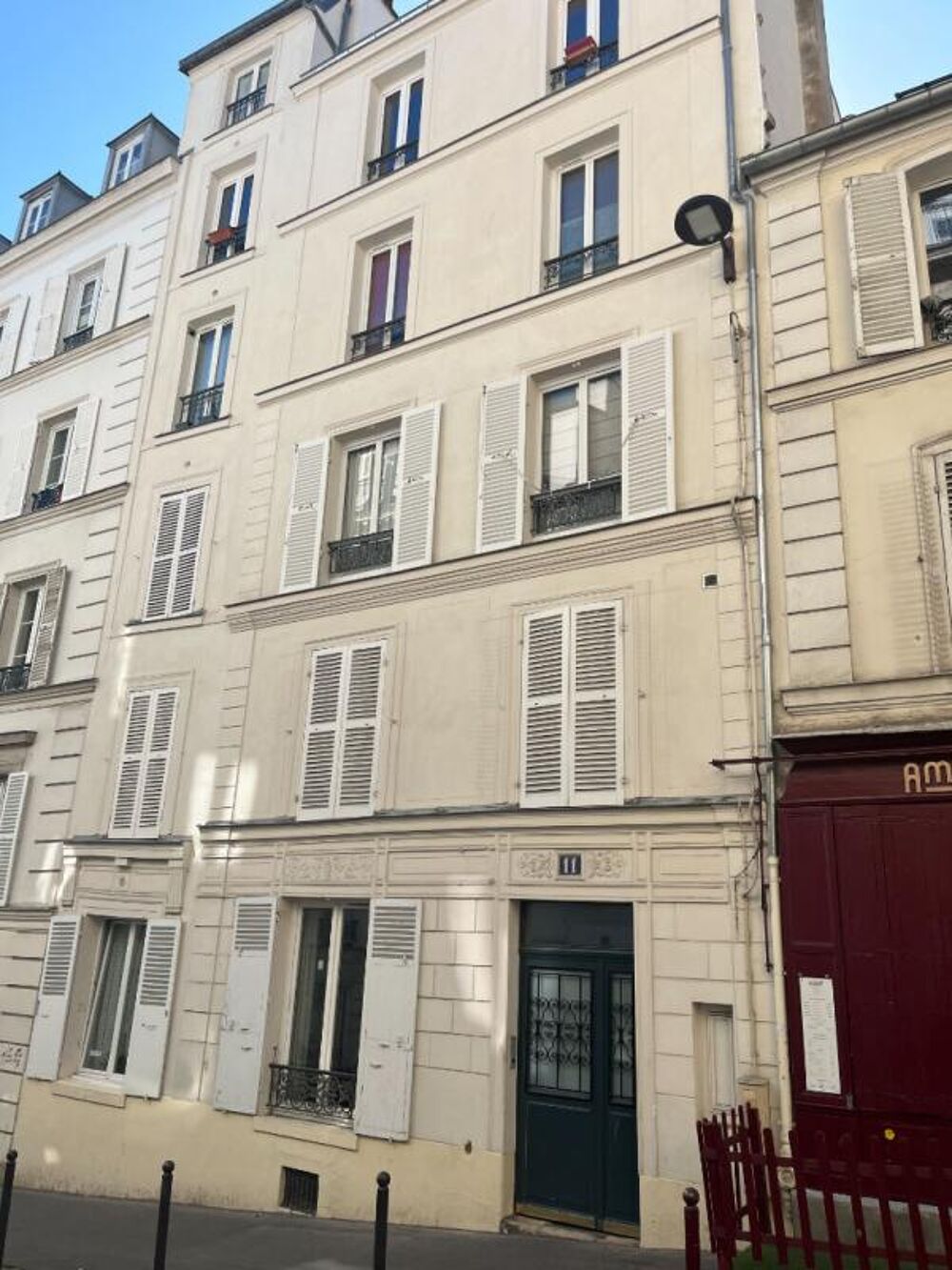 Vente Appartement MONTMARTRE  - ABBESSES - STUDETTE AU CALME SUR COUR - ADRESSE RARE Paris 18
