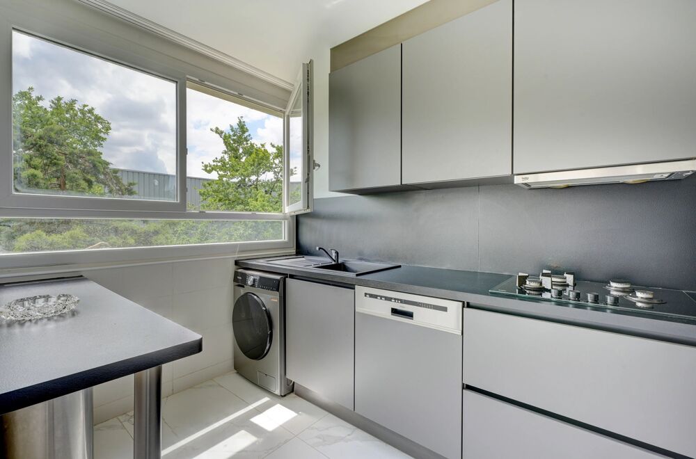Appartement 3 pièces avec balcon et parking à BRON (69)