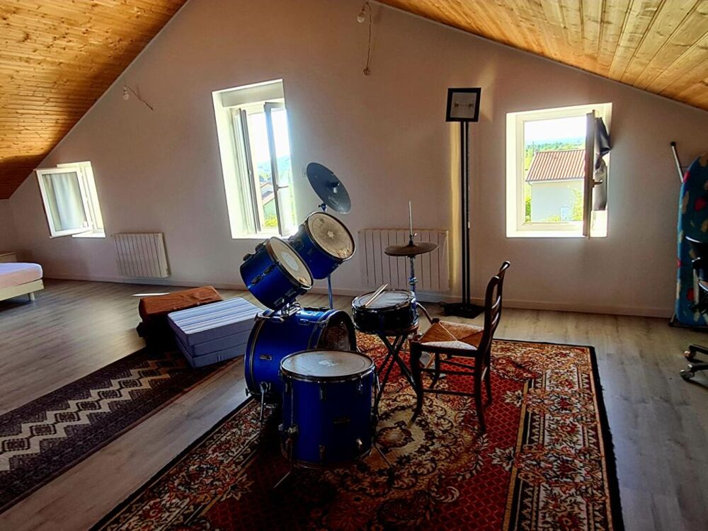 AUTHENTIQUE CHARENTAISE RENOVEE 3ch, veranda, 5000m2 de terrain, 2 garages