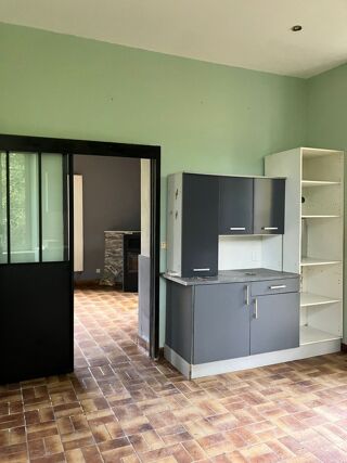 Vente Propriété/Château Un domaine de pierre de 149 m² env. à rénover sur 15950 m² de forets préservées, Un havre rare entre ciel et pins ! Le teich