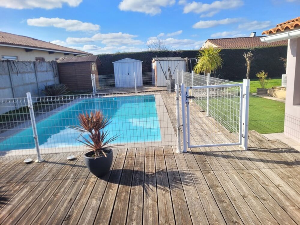 Vente Maison Maison à vendre avec jardin et piscine Lamarque