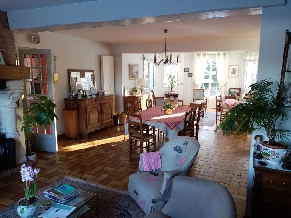 Vente Maison Maison à vendre 8 pièces YVETOT (76) à 1 heure 40 de la gare Saint Lazare PARIS Yvetot