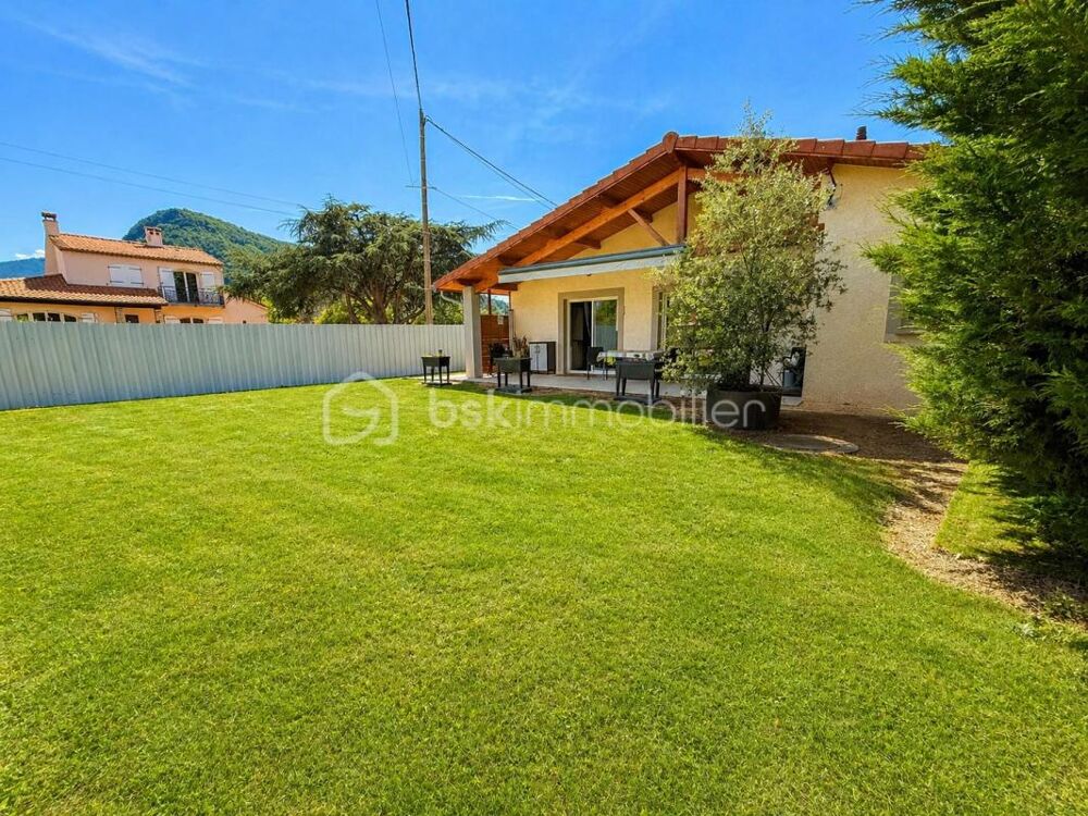 Vente Maison ? EXCLUSIVITÉ – COUP DE CŒUR – Maison récente de plain-pied avec grand jardin – Secteur gare, quartier très calme Saint hilaire du rosier