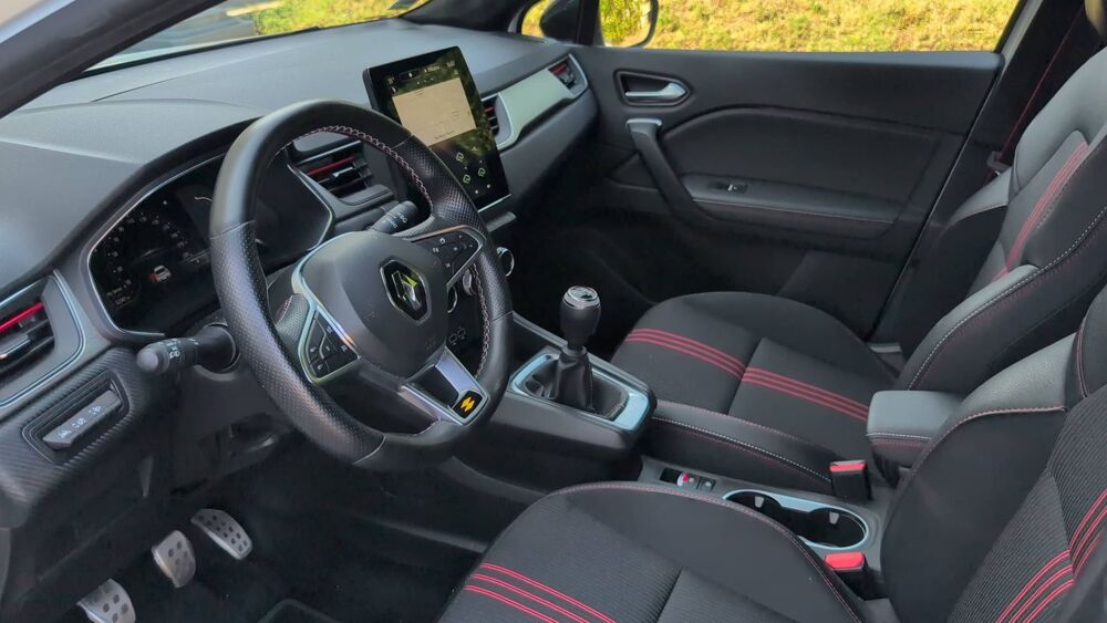 Captur 1.3 TCe 140 Mild Hybrid RS Line 2022 occasion 69280 Sainte Consorce
