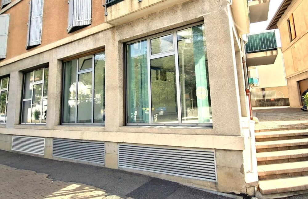   Emplacement N°1 - Local professionnel / Bureau de 67 m² avec double vitrine  Boulevard Victor Hugo à louer DIGNE LES BAINS (04) 