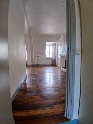  Appartement à louer 3 pièces 75 m²