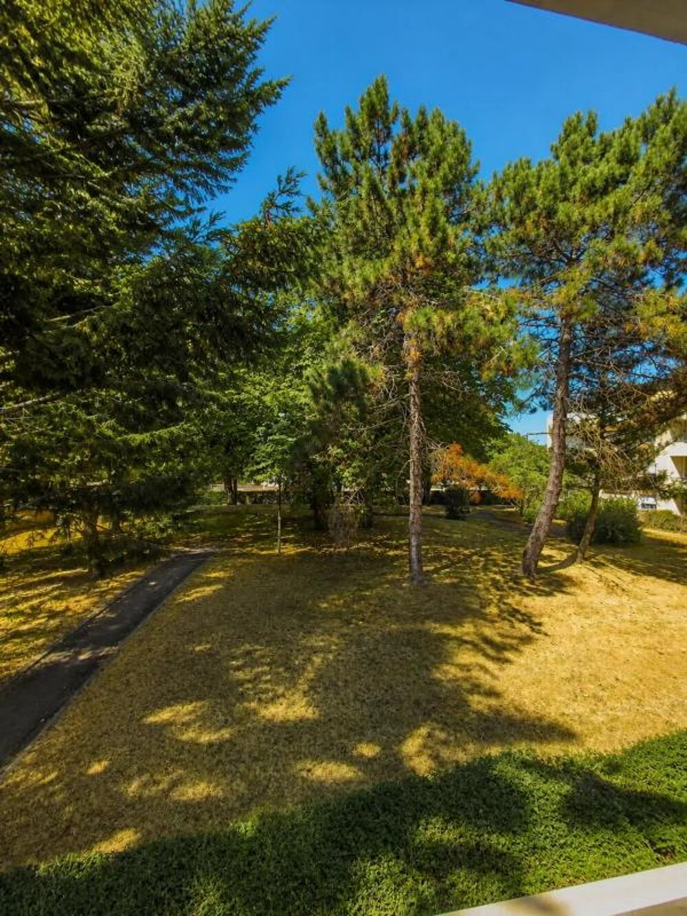Appartement traversant de 104 m² à Ifs  Lumière, espace & potentiel à saisir !