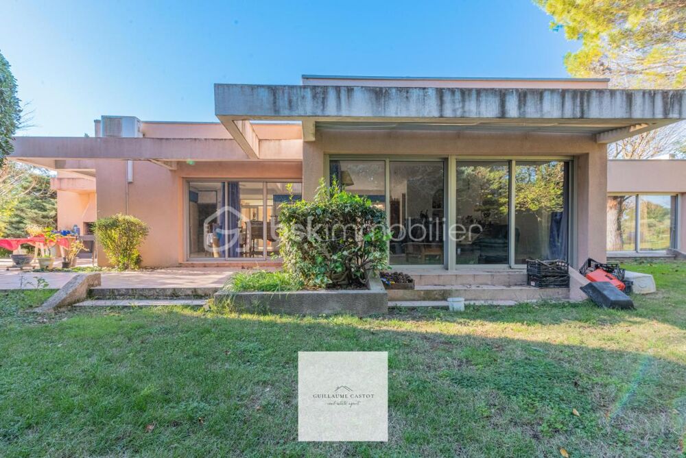 VILLA D'ARCHITECTE avec PARC ARBORÉ et PISCINE