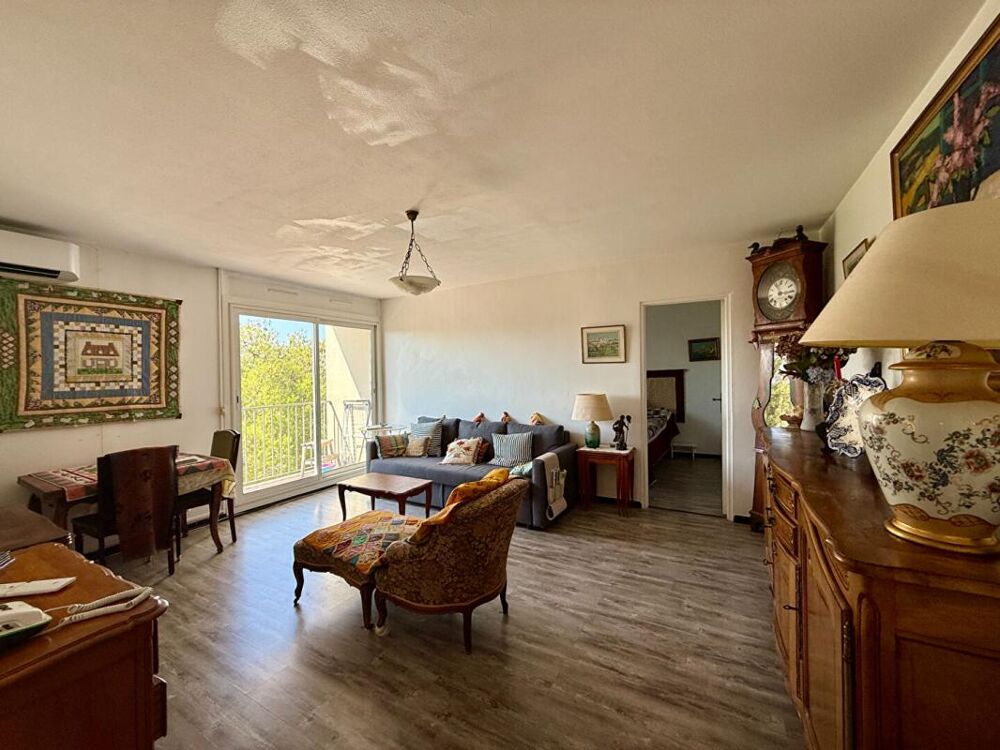 Très beau T2 avec ascenseur, balcon et vue sur le canal