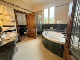  Maison � vendre 6 pi�ces 250 m�